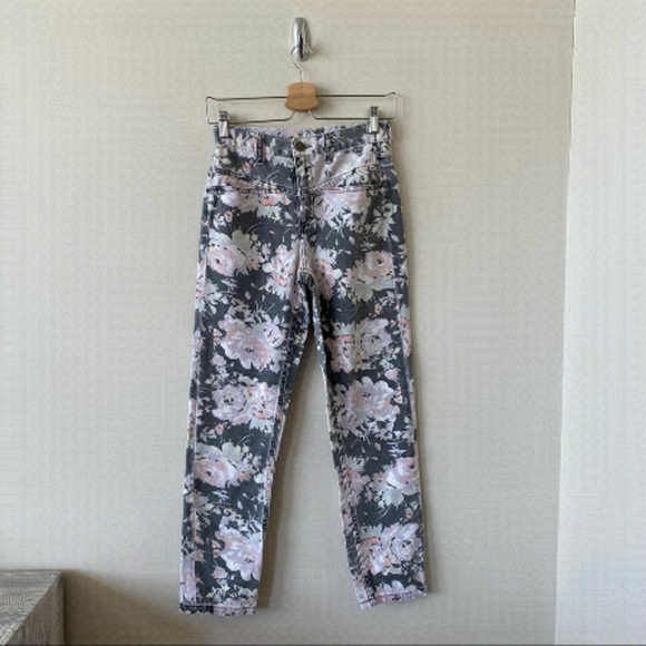 Urban Outfitters Denim - Bdg-Mom Dark Floral High Rise Jeans (Size:24)